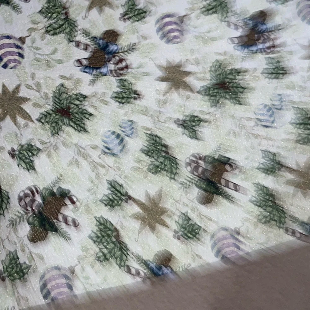 Vintage Christmas Matelassé Holly Leaves & Berries Holiday Table Cloth 63.6”L